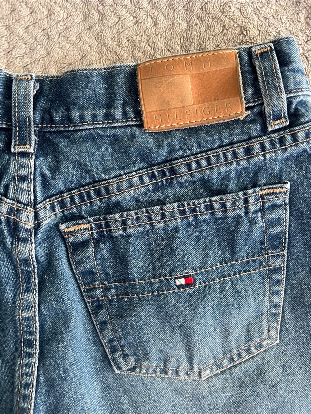 Tommy Hilfiger Medium Wash Denim Dad Jean Shorts Size 26 Mid Rise - Picture 5 of 7